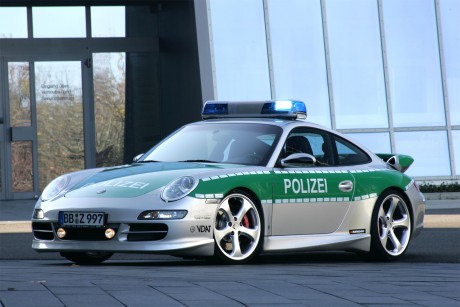 police_porsche_011600